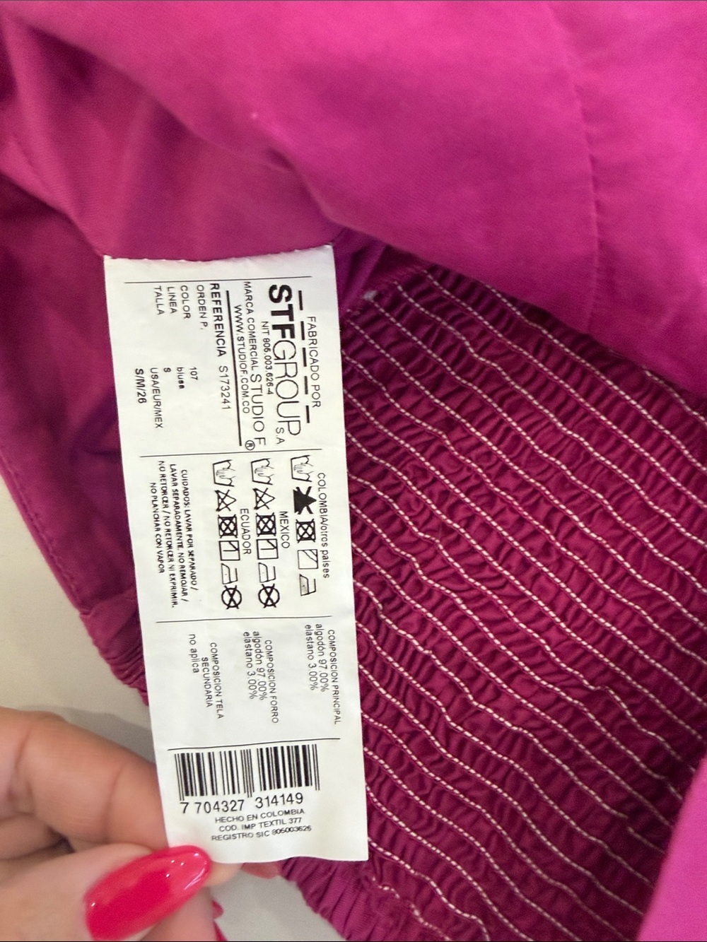 Pleated Magenta Puff-Sleeve Crop Top - Picture 6 of 7